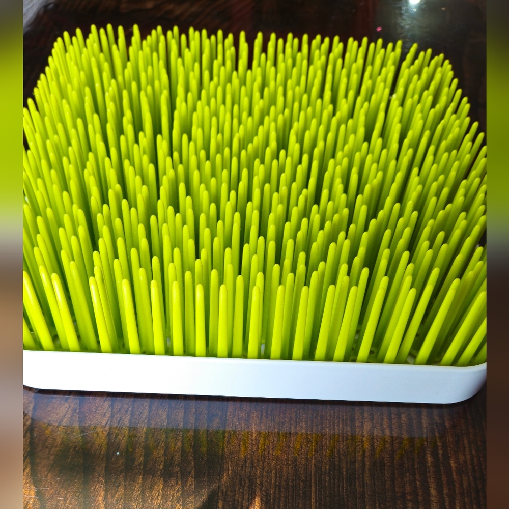 Boon Bottle Drying grass